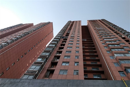龙都龙城华庭3室2厅1卫80万123m2出售